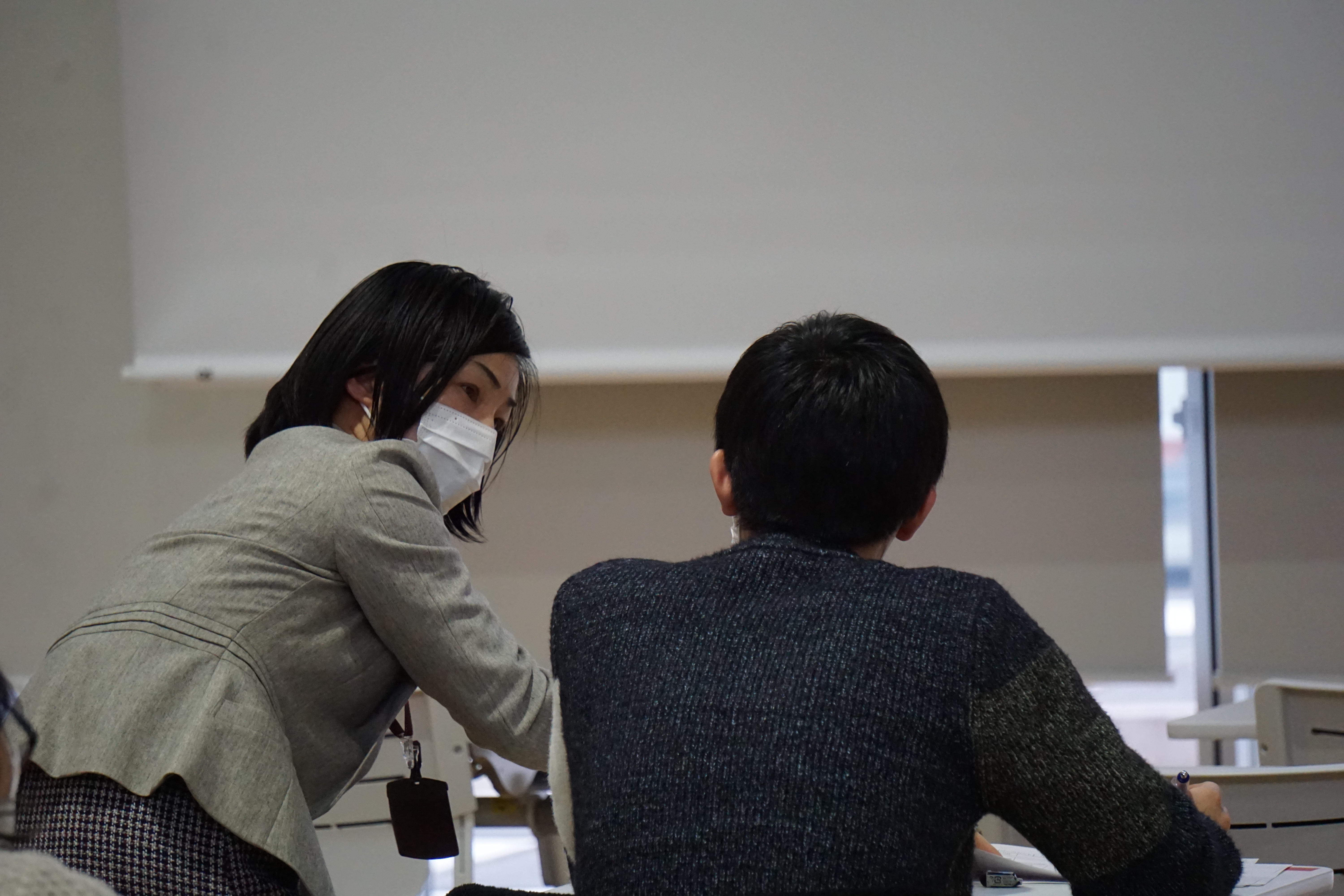 講師によるフィードバックの様子です。
