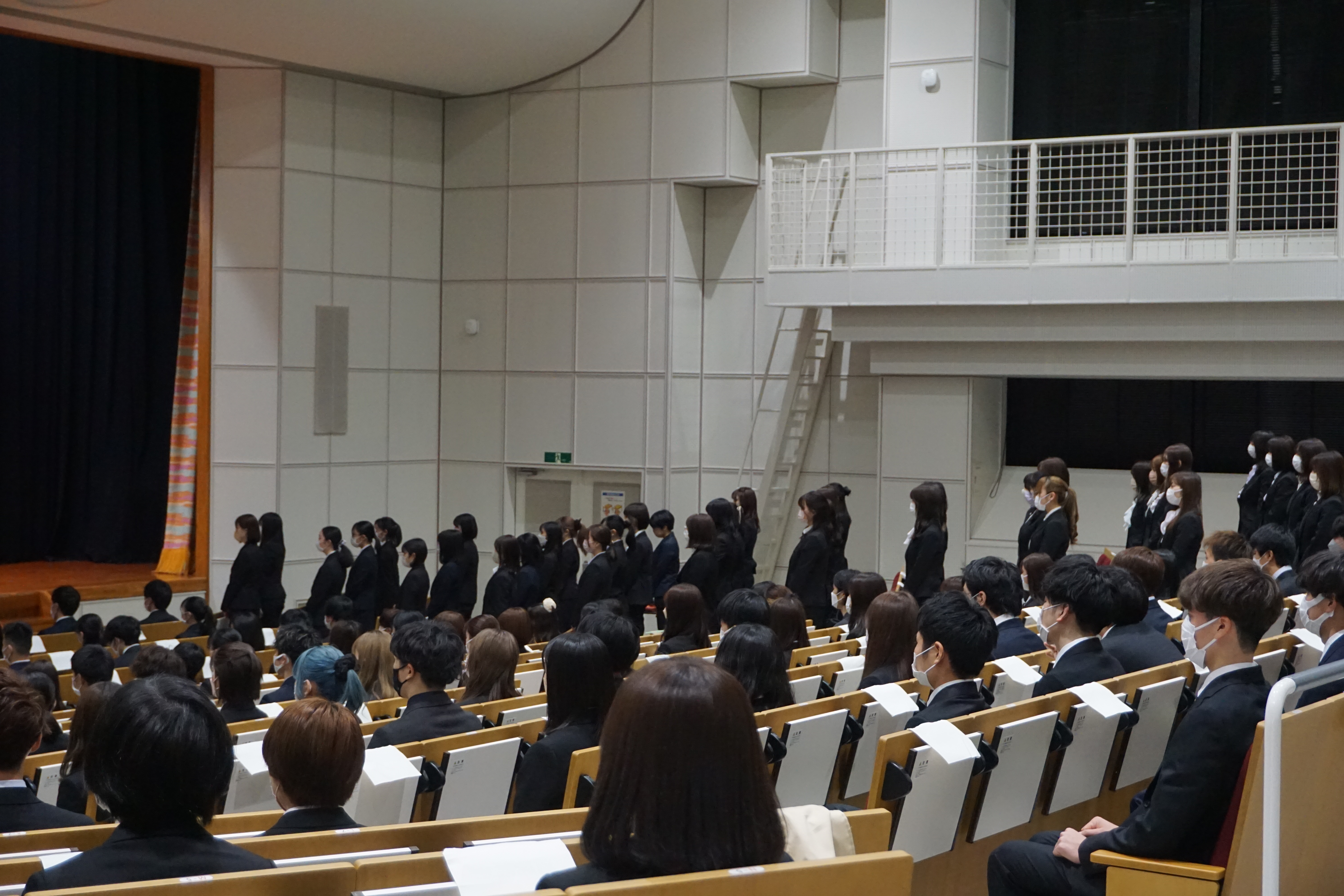 入学許可の様子
