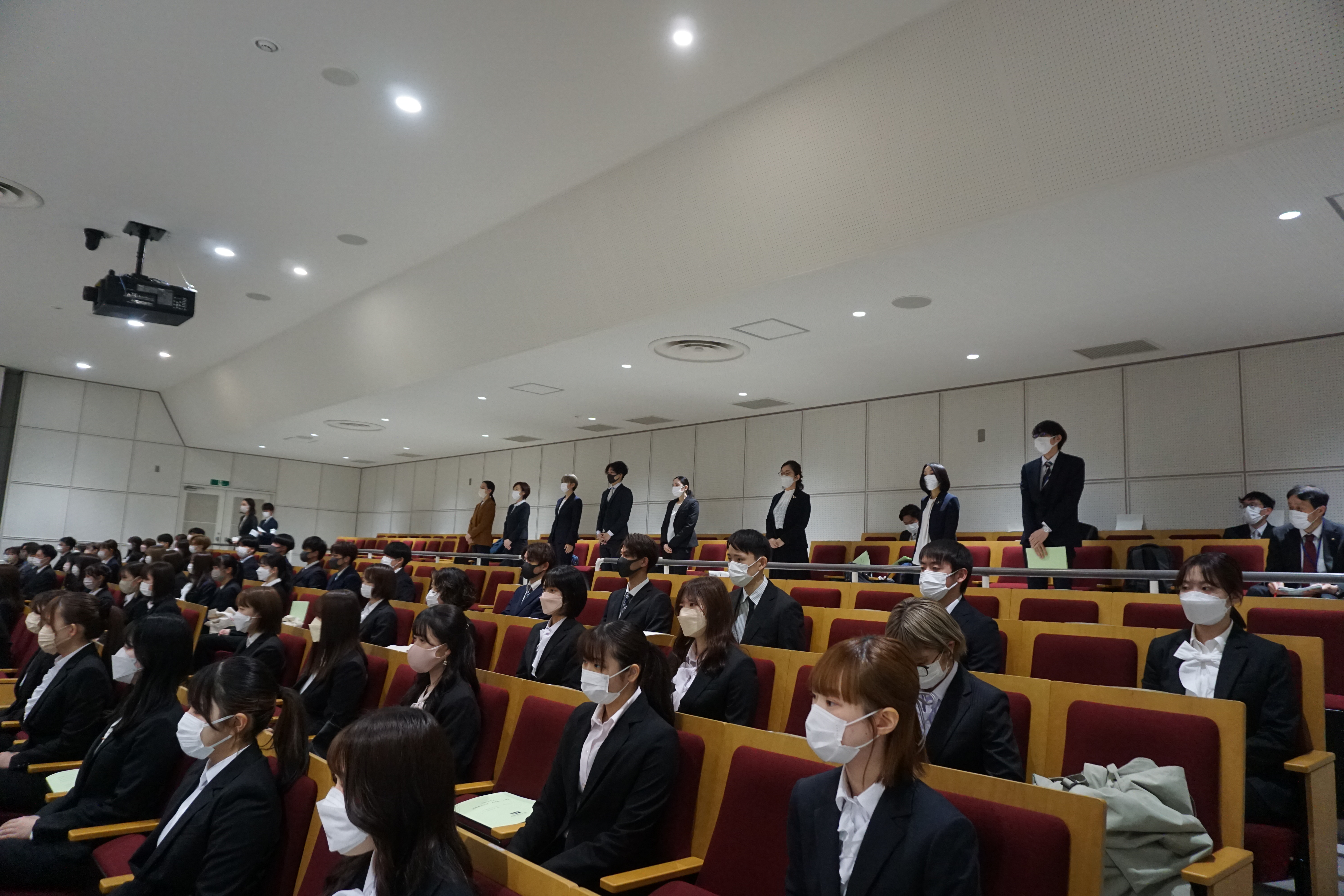 入学許可の様子