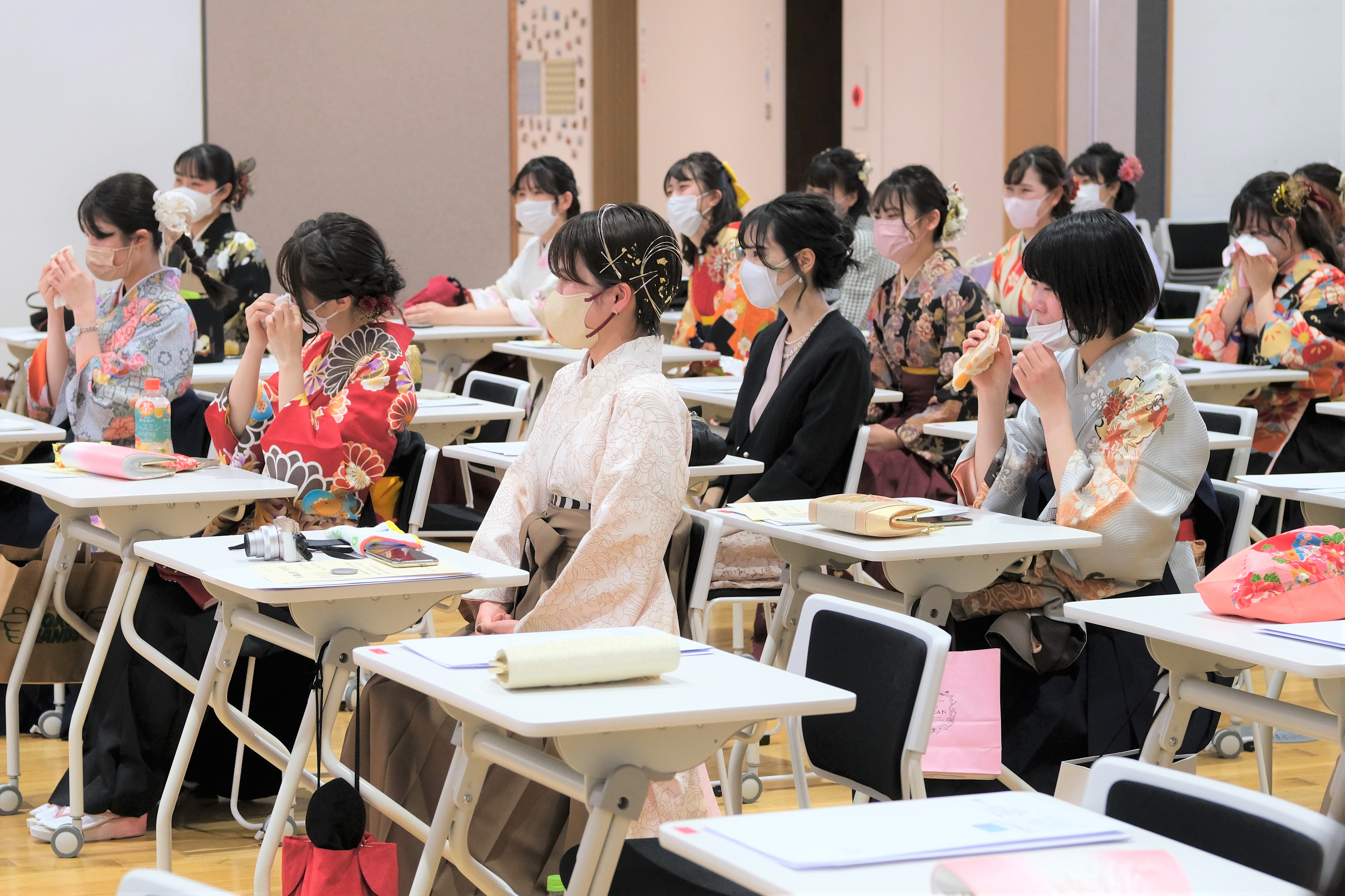 4年間を振り返り、涙する学生も・・・・