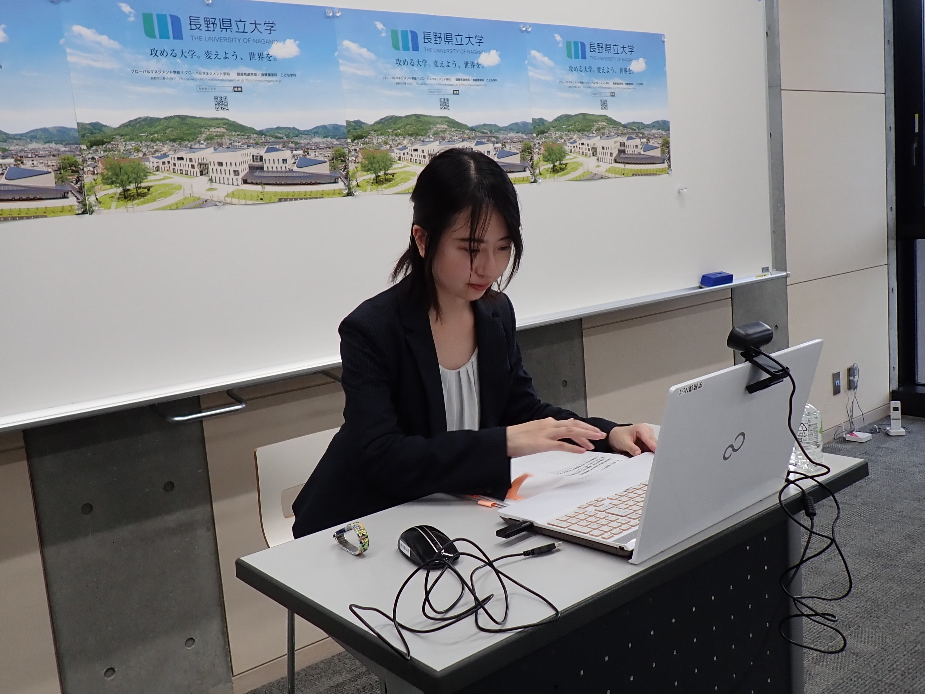 就職情報会社より、自己PR作成のポイントなどを説明している様子