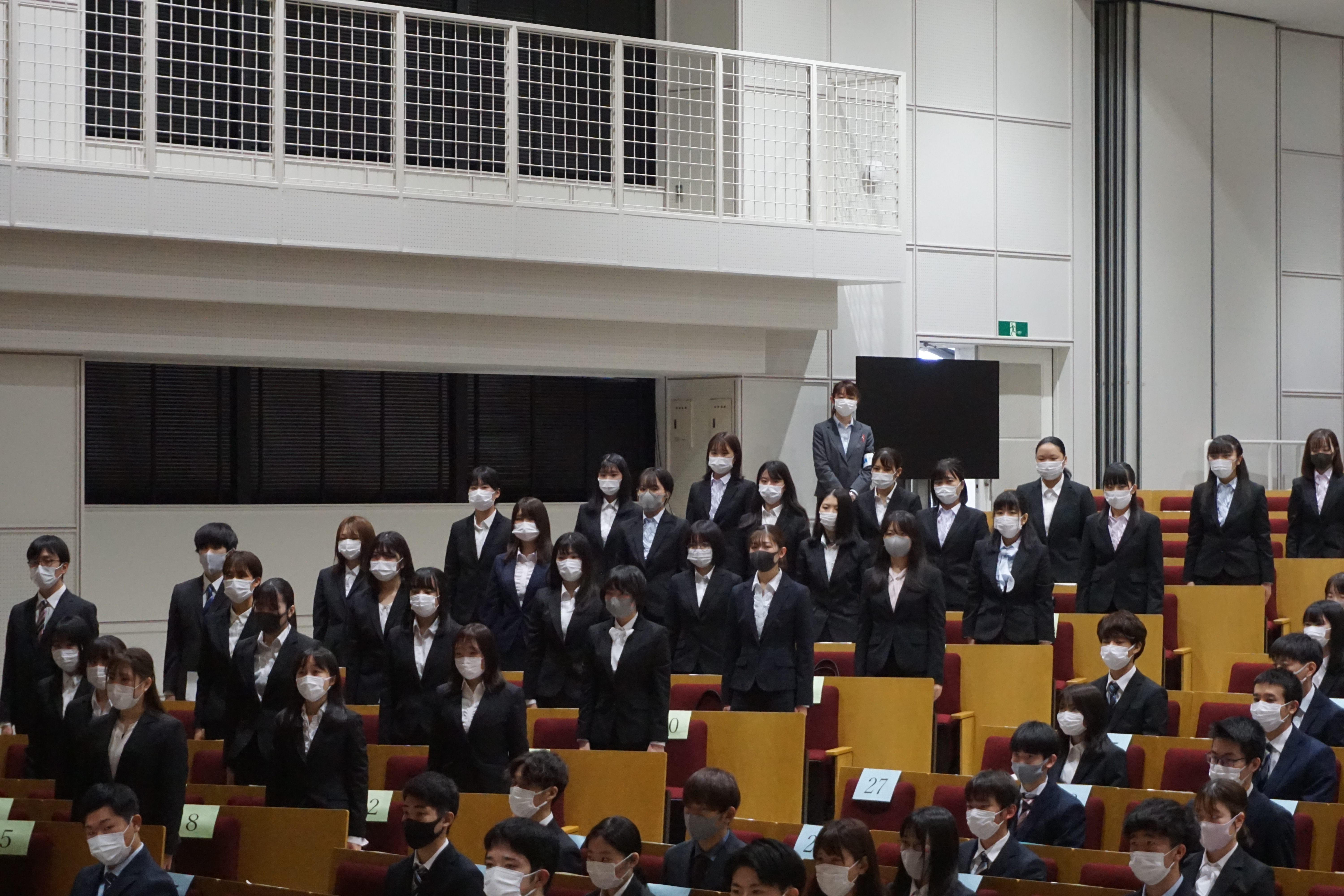 入学許可の様子